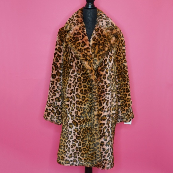 French Connection Jackets & Blazers - ⭐️💋HOST PICK💋⭐️ NWOT French Connection Analia Ombré Leopard Faux Fur Coat